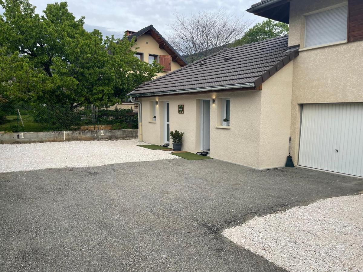 Jardin Prive 2 Bed and Breakfast La Ravoire Exteriör bild